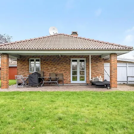 Vakantiehuis Nice In With Kitchen Dannemare