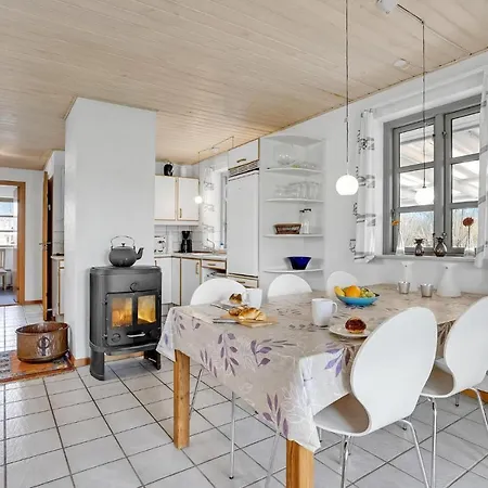 Vakantiehuis Nice In With Kitchen