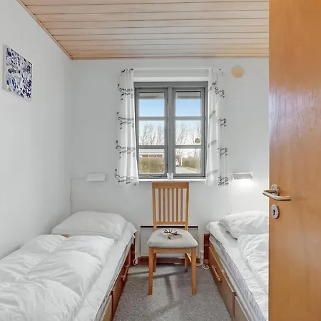 Vakantiehuis Nice In With Kitchen Dannemare